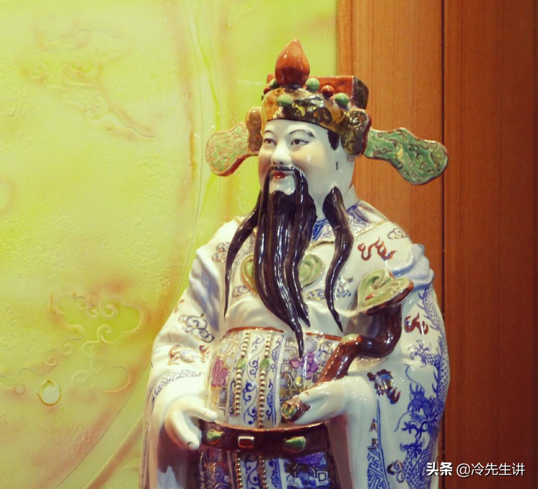 财神爷摆放有什么讲究和忌讳,观音摆放右边还是财神爷摆放右边