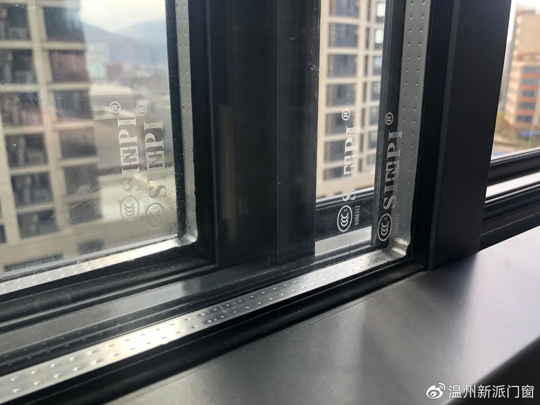 温州新派门窗|冬天到了，窗户总漏风冻得慌怎么办？