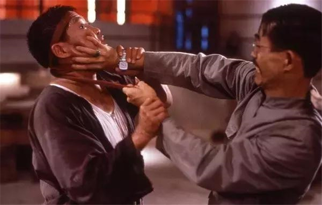 洪金宝东方秃鹰片段,洪金宝打得过钱嘉乐吗