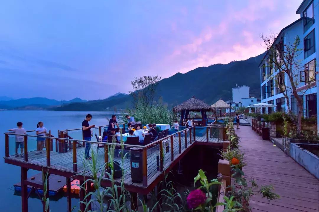 C位出道的千岛湖绝版亲水民宿！要把千岛湖最美的景装进房间……