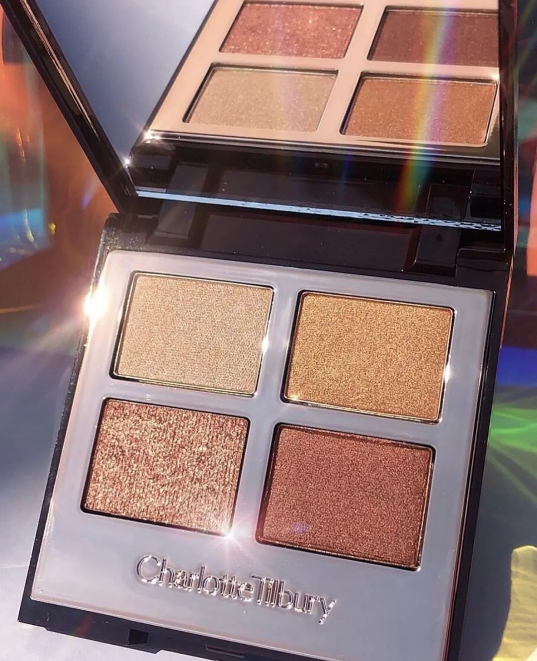 非常适合夏天的清凉眼妆,夏季比较适合的眼妆