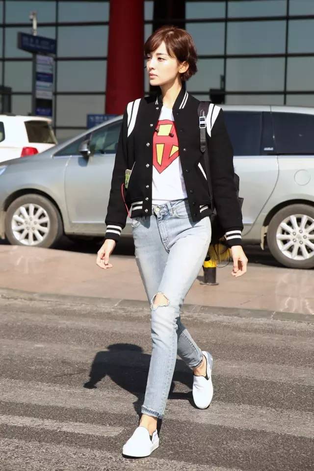 放弃你的风衣吧，2020年最受欢迎的是“棒球服”，明星潮人都爱