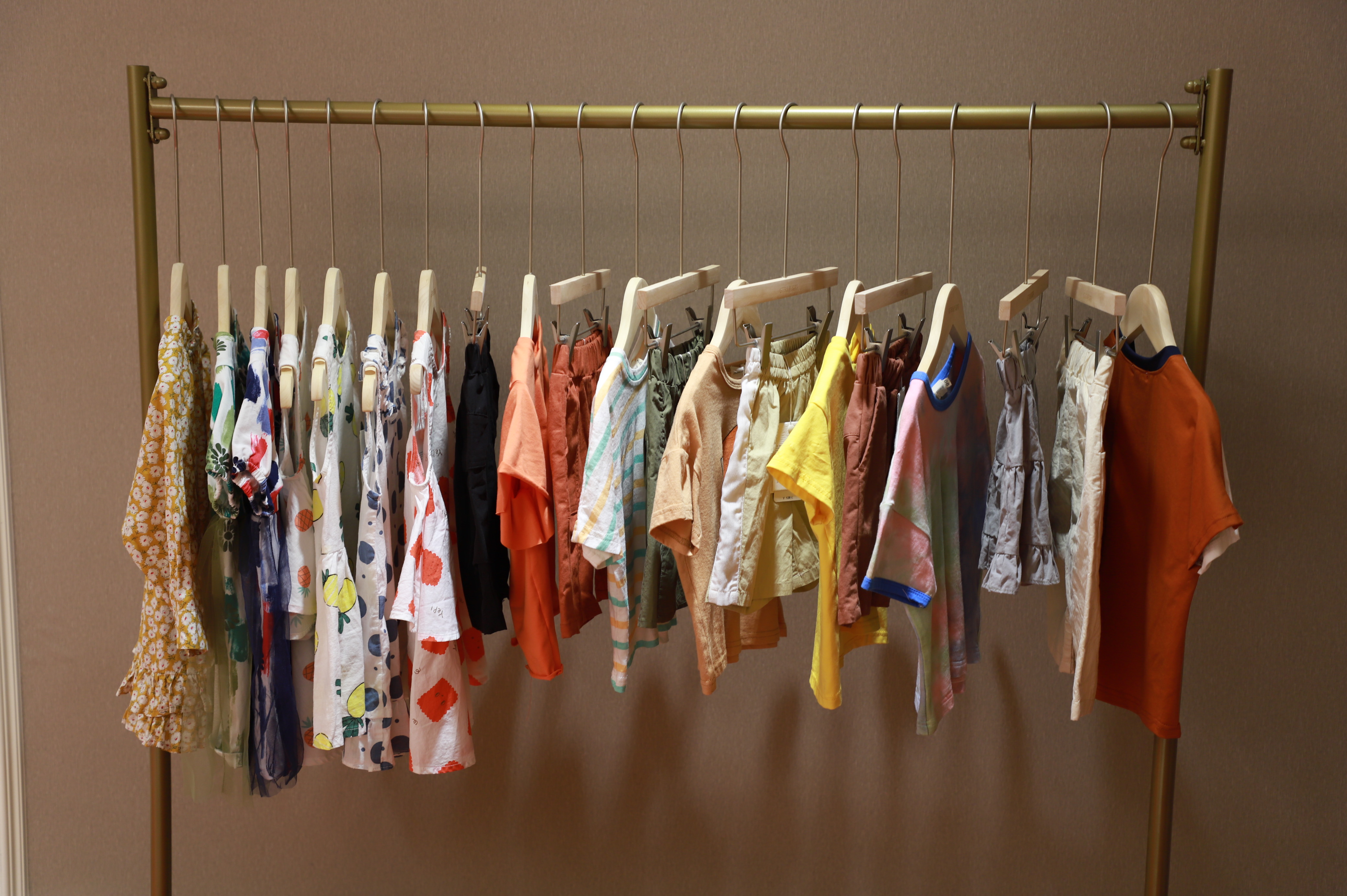 散货童装店怎么经营,童装店做散货还是品牌货