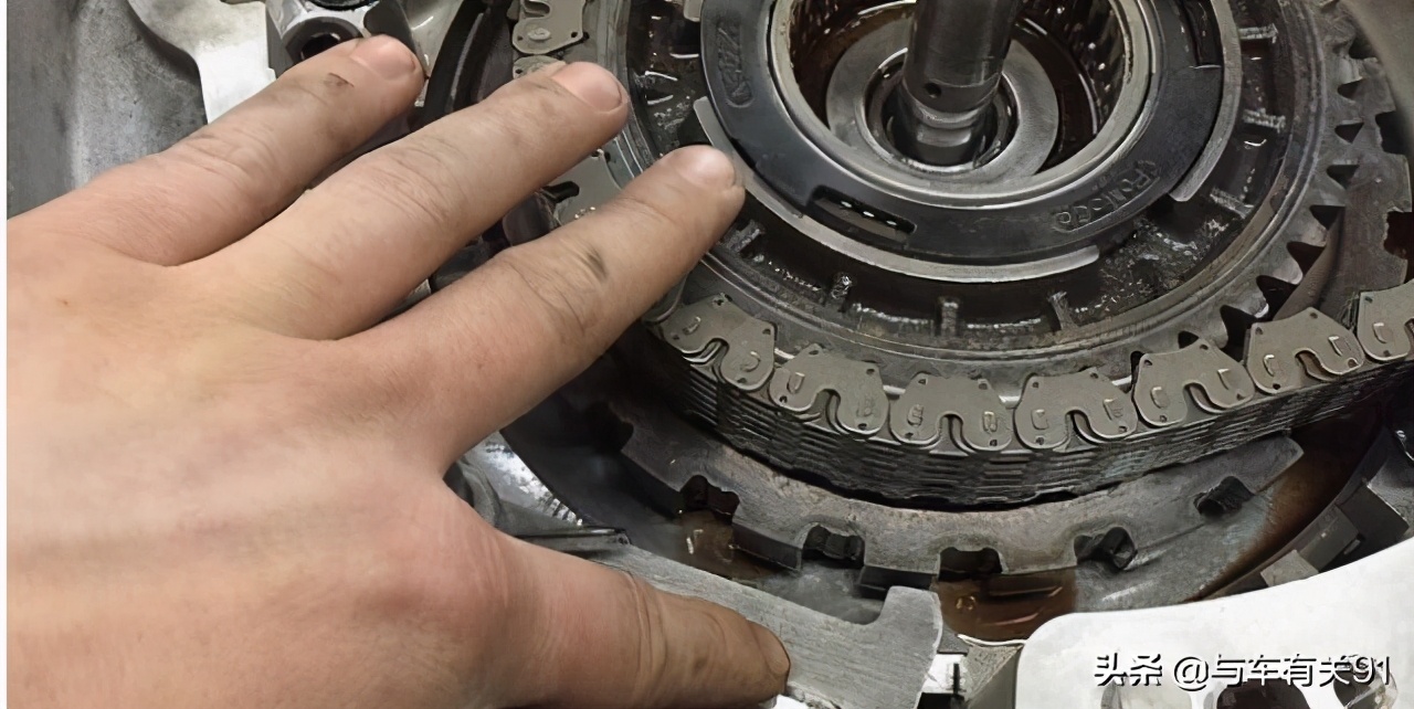 自动挡停车只挂p挡会溜车吗,自动挡停车只挂p挡