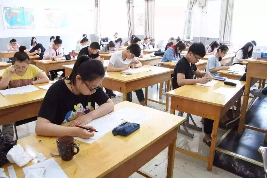 累到面无表情！世界上没有真正的感同身受，高三的你如何缓解压力