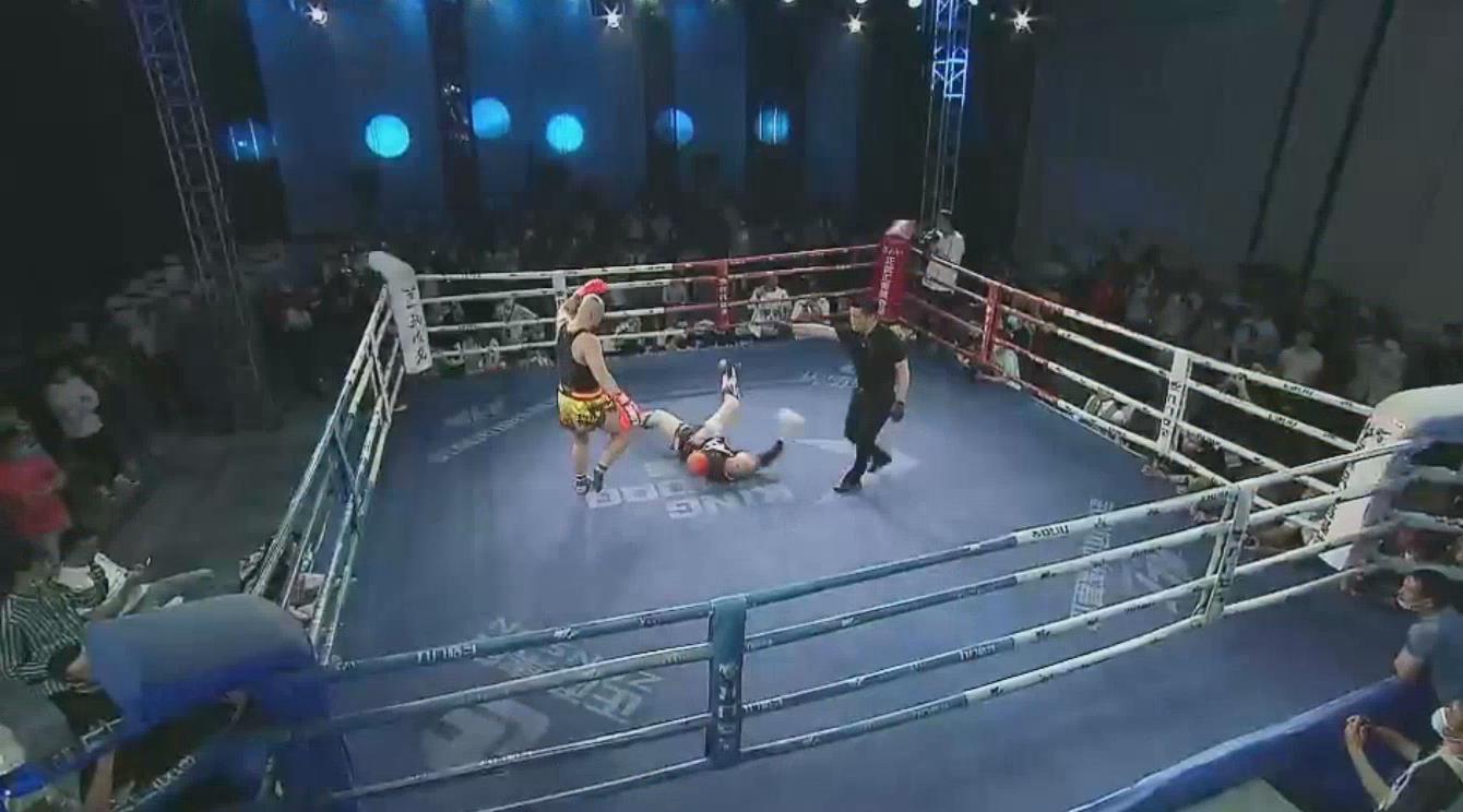 刘二狗被人打完整版,直播一龙对刘二狗