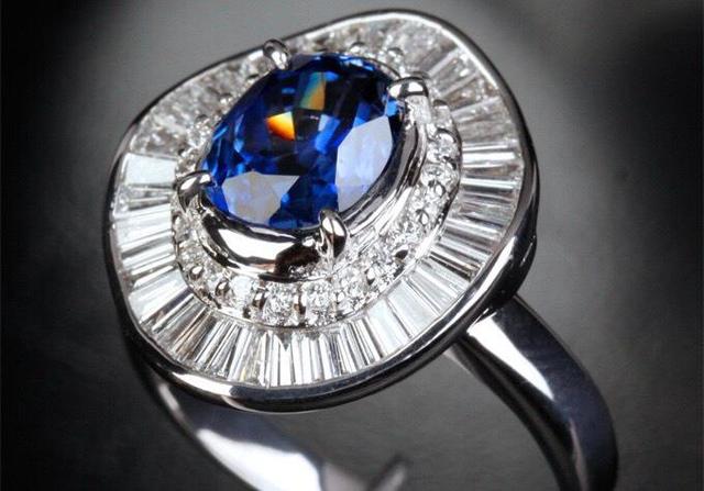 萧邦手表7颗钻代表什么,萧邦限定款手表七色彩钻