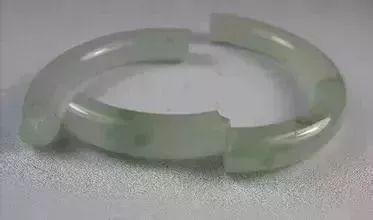 玉碎了一点怎么处理吉利,玉碎了小块怎么处理