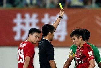 马宁赛后发红牌,马宁吹罚过的最严重的比赛