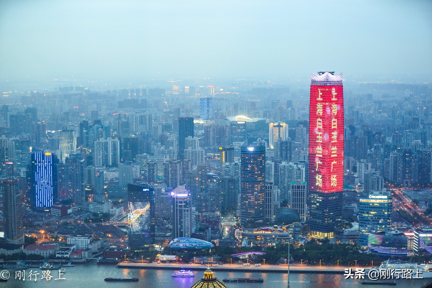 站在最高点看上海夜景,魔都上海金融中心