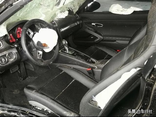保时捷防撞梁被刮,保时捷卡宴前轮碰撞