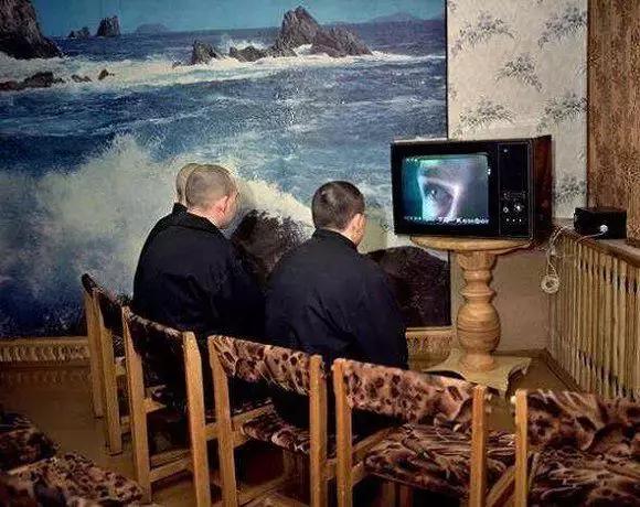 为保同性双亲权利，法国想把“父母”称谓改为“家长1家长2”