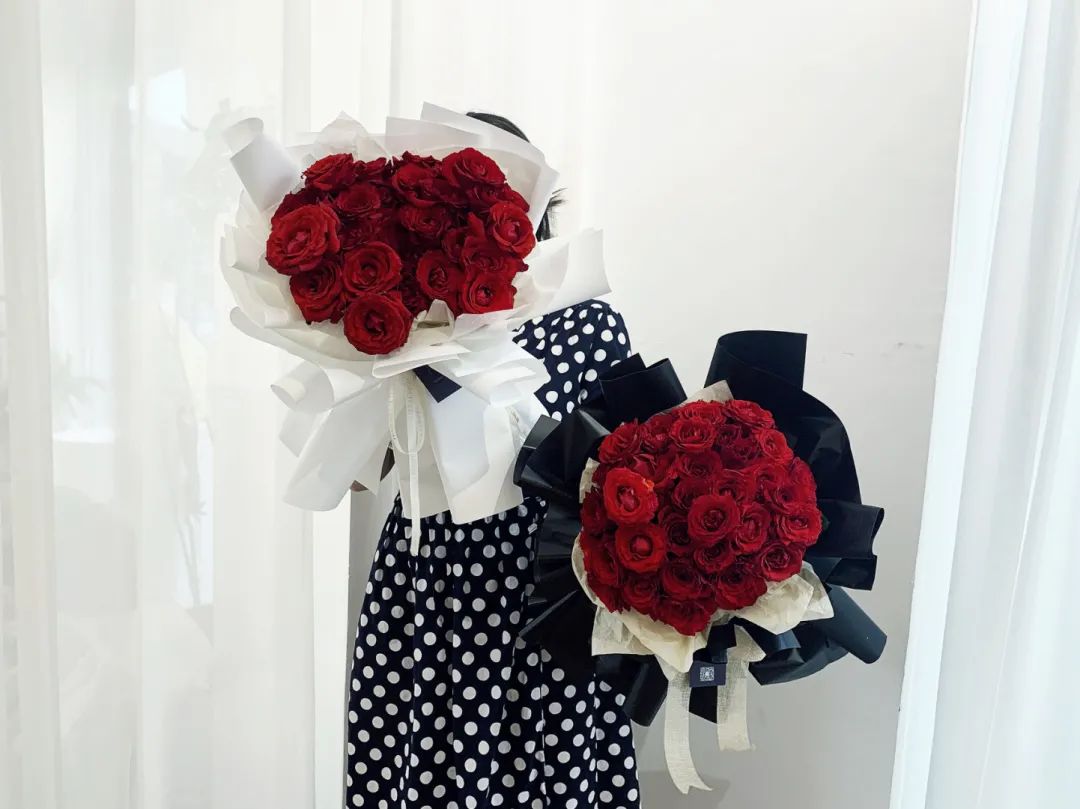 经典玫瑰鲜花,99朵玫瑰花束网红款