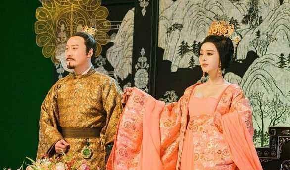 杨贵妃给安禄山洗过澡吗,杨贵妃为什么帮助安禄山