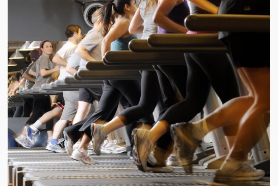 跑步姿势纠正训练跑步机,跑步机提高三公里成绩的训练方法