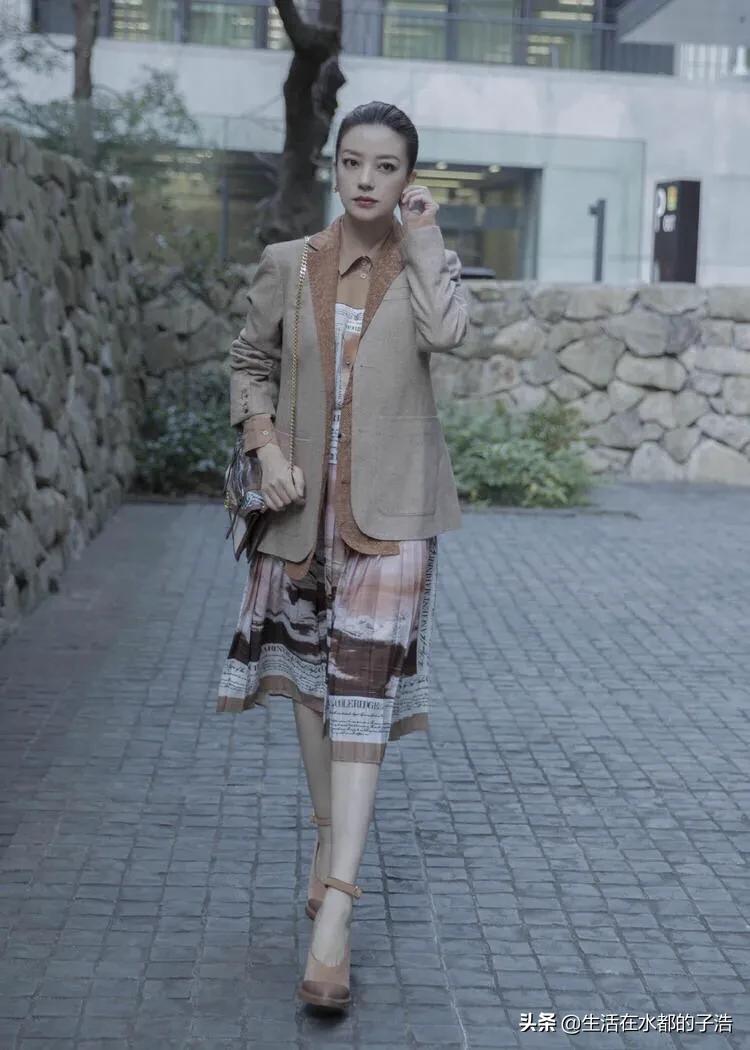 赵薇换脸视频,赵薇以前的发型是什么样子的