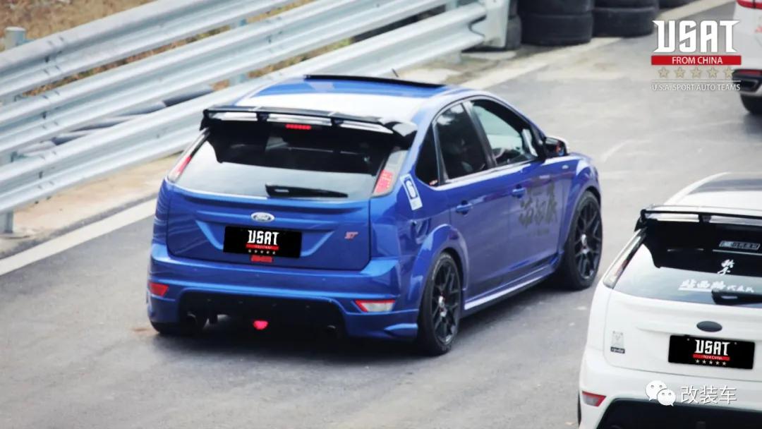 福克斯什么时候换回4缸发动机,经典福克斯移植发2.3t发动机