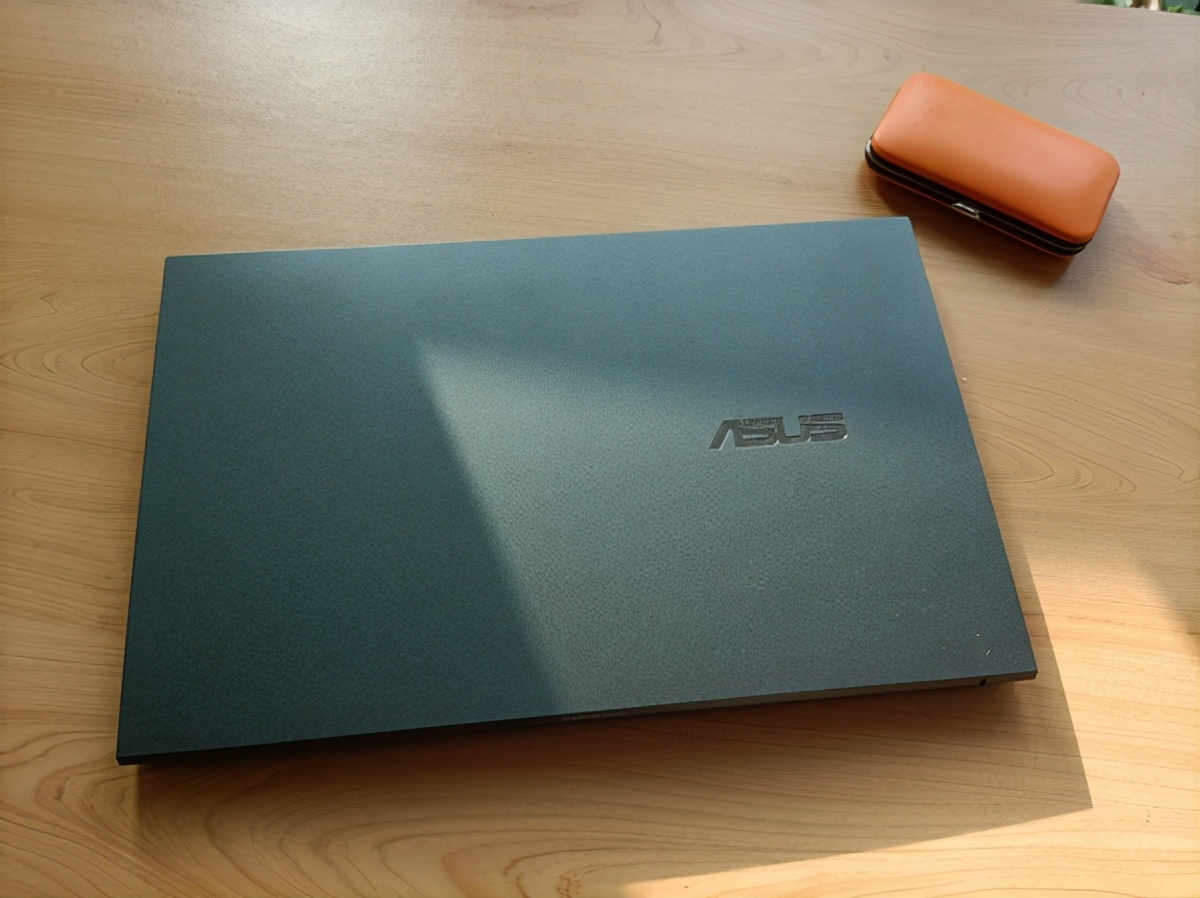 华硕灵耀x凌锋重量究竟是多少,华硕灵耀x凌锋2.8k屏幕