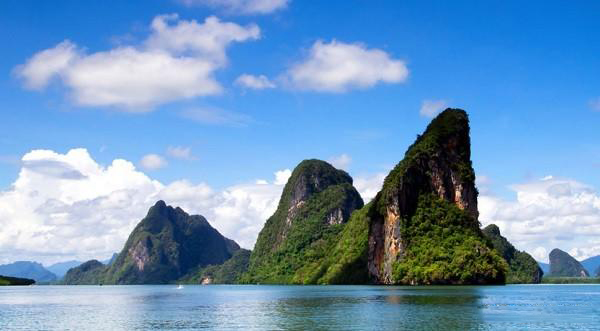 阿迪达斯三条纹logo分析,阿迪达斯logo为什么是三条杠