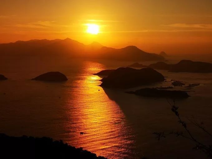 霞是光，浦是海：光与海的对话，吟唱出最美的滩涂