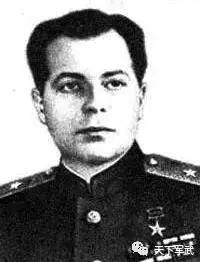 号称“史上最蛋疼重坦兄弟”，几乎遭受了游戏内100%玩家的嫌弃