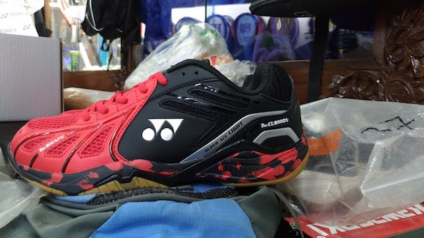 探秘尼泊尔羽球：国家队午餐吃方便面川崎球拍最畅销