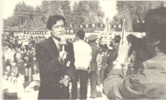 李咏事件分析,李咏曾十次登春晚一代人的回忆