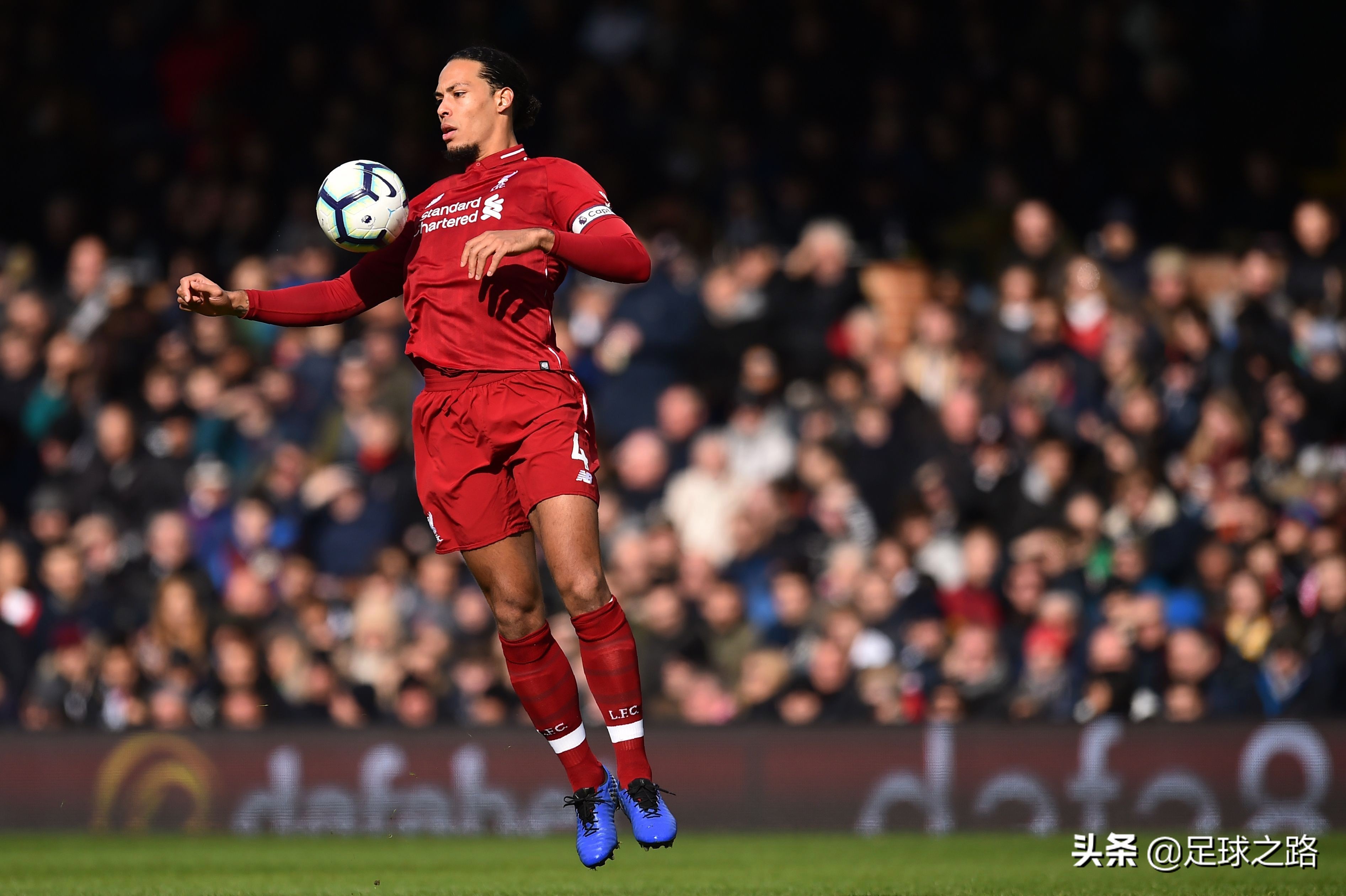 足球后卫防守技巧,足球在线4防守技巧