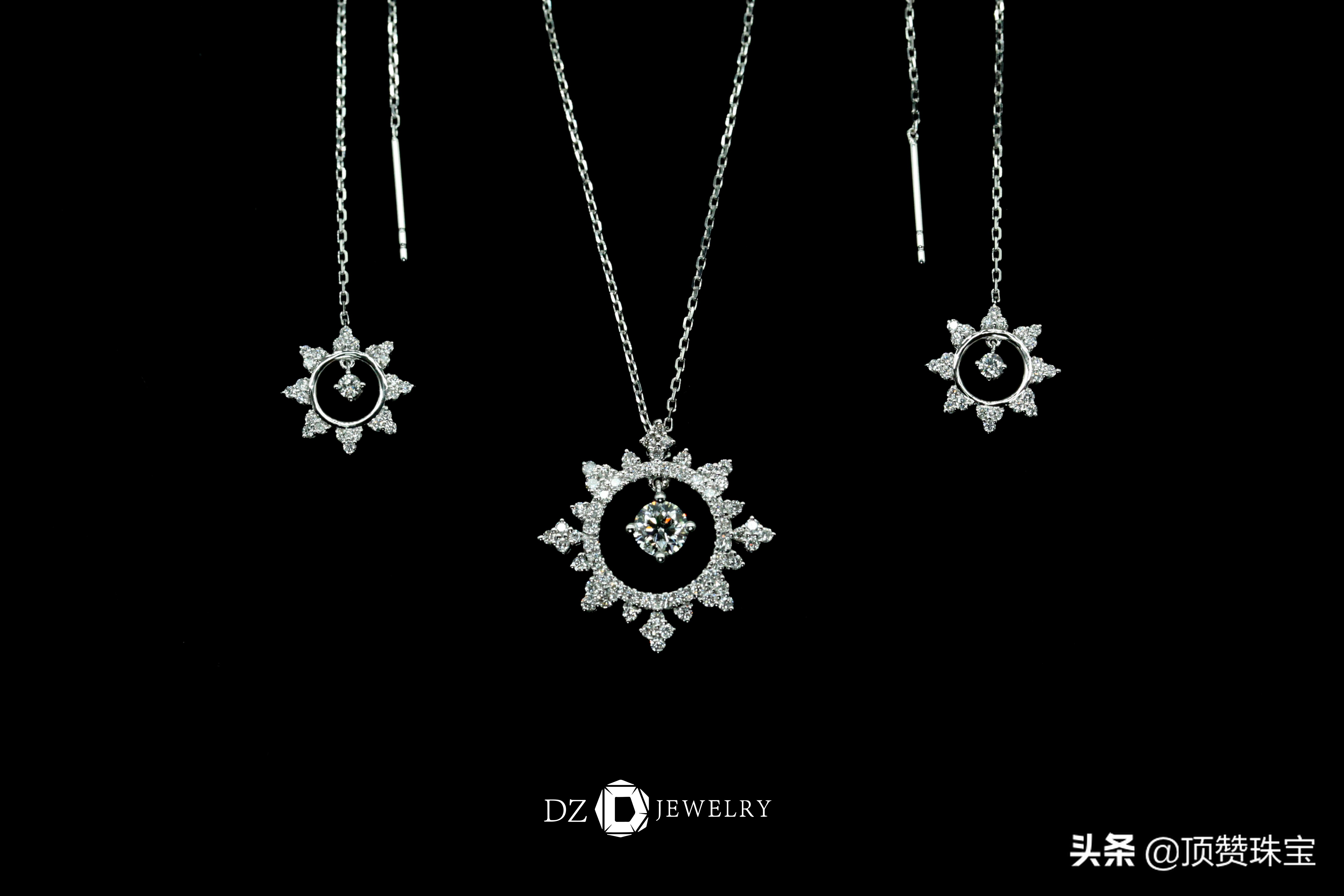 冰雪世界流光溢彩,冰雪世界雪花飞舞