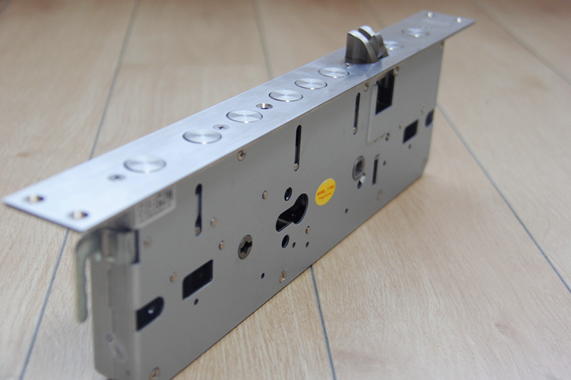 支持远程开门临时密码智能锁,智能密码锁怎样使用门卡开锁