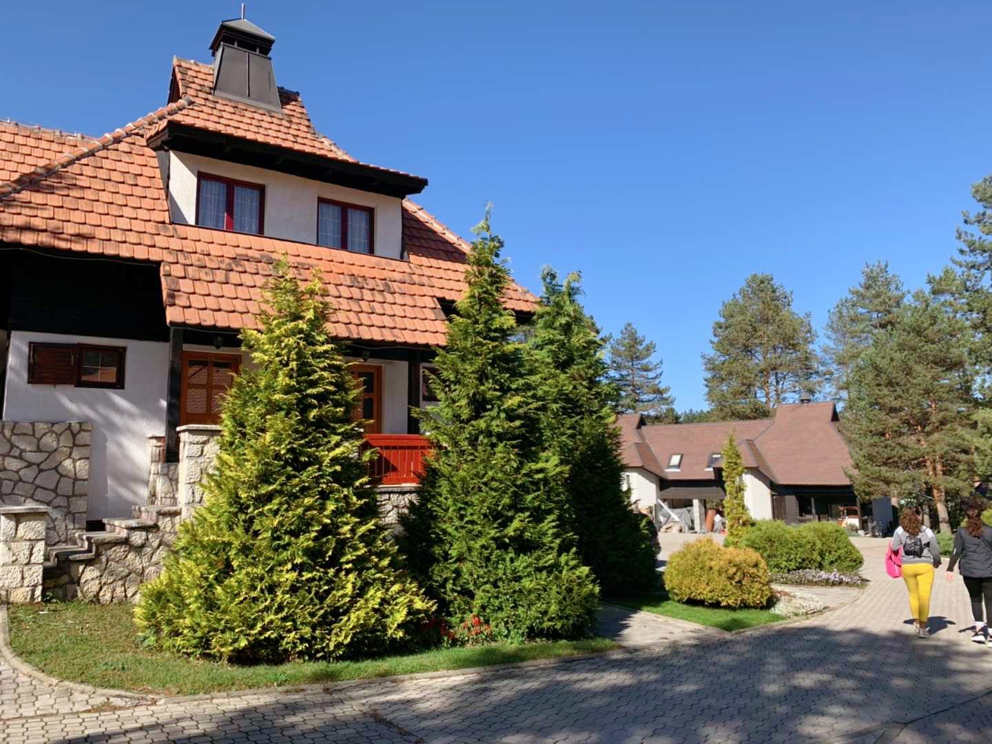 足球少年的小木屋很酷、“圣诞小镇”的秋天很美