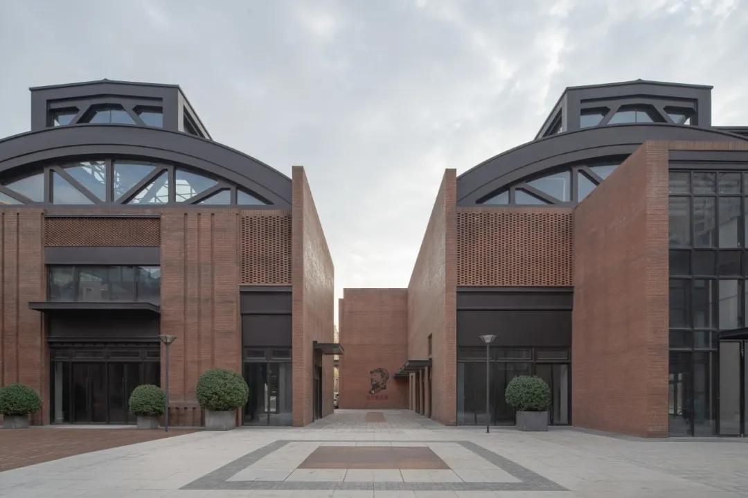 三重转换，天津天拖厂房改造/深圳华汇设计