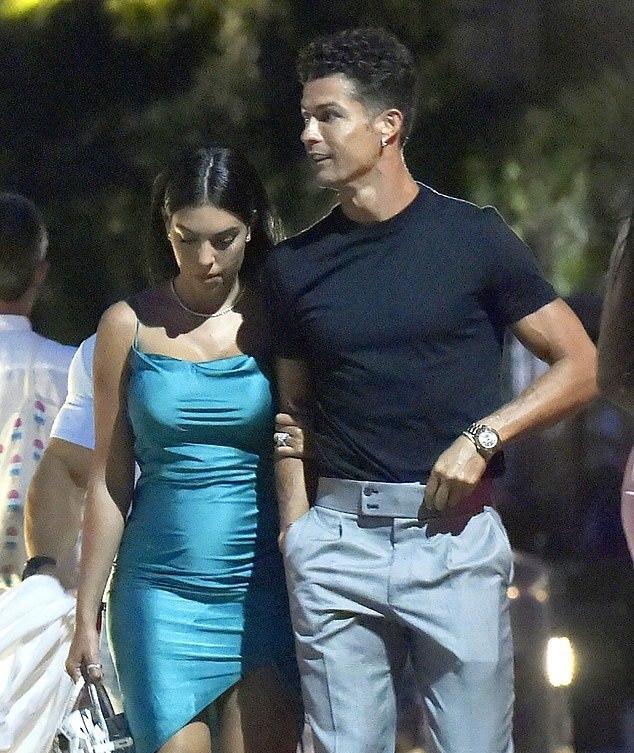 c罗求婚成功,c罗求婚乔治娜视频