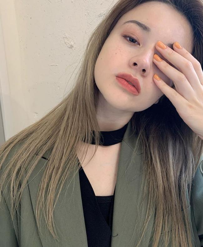 头发刚染过重染需要多长时间,头发染了长了三个月还要染吗