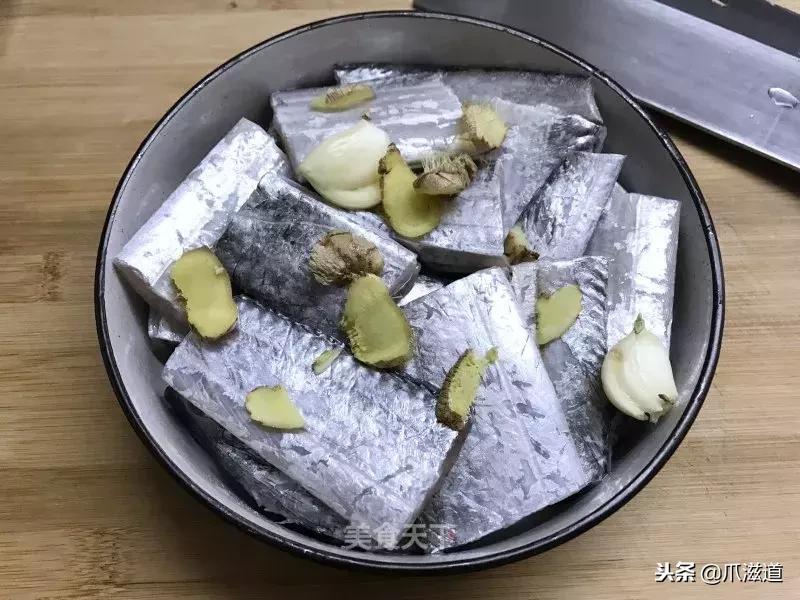 带鱼这样做又香又酥脆,带鱼怎么做不腥气好吃