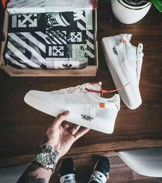 不懂OFF-WHITExNike,没关系!看完你就懂了!
