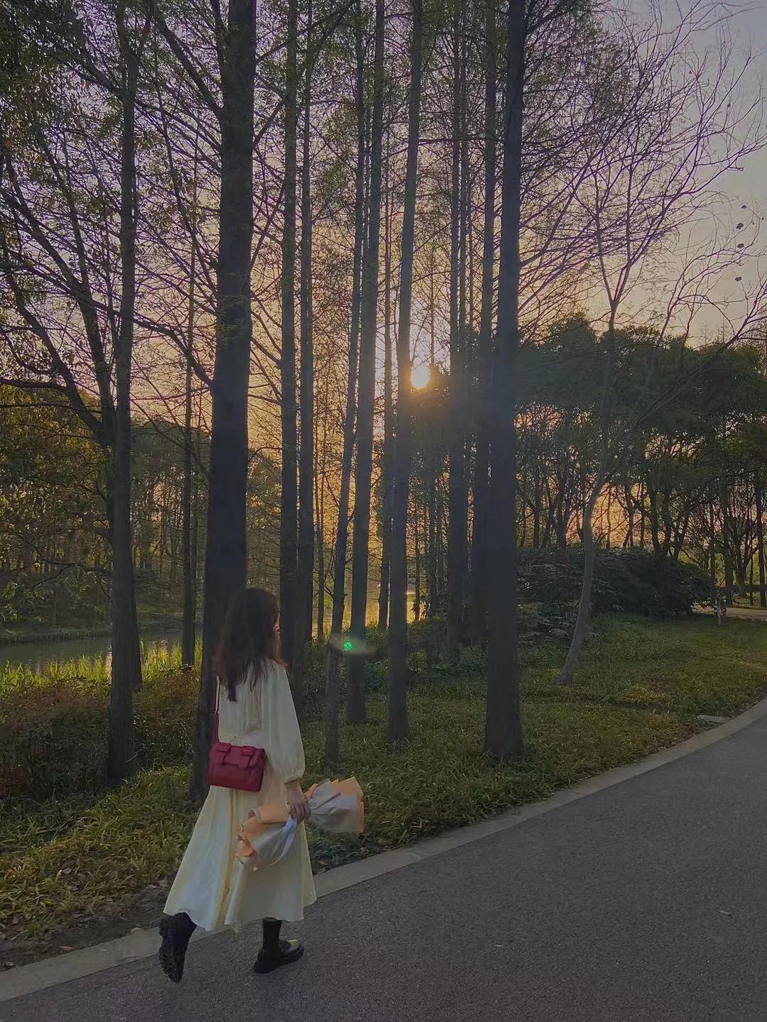 今年必入手的小裙子,比bm便宜的店铺