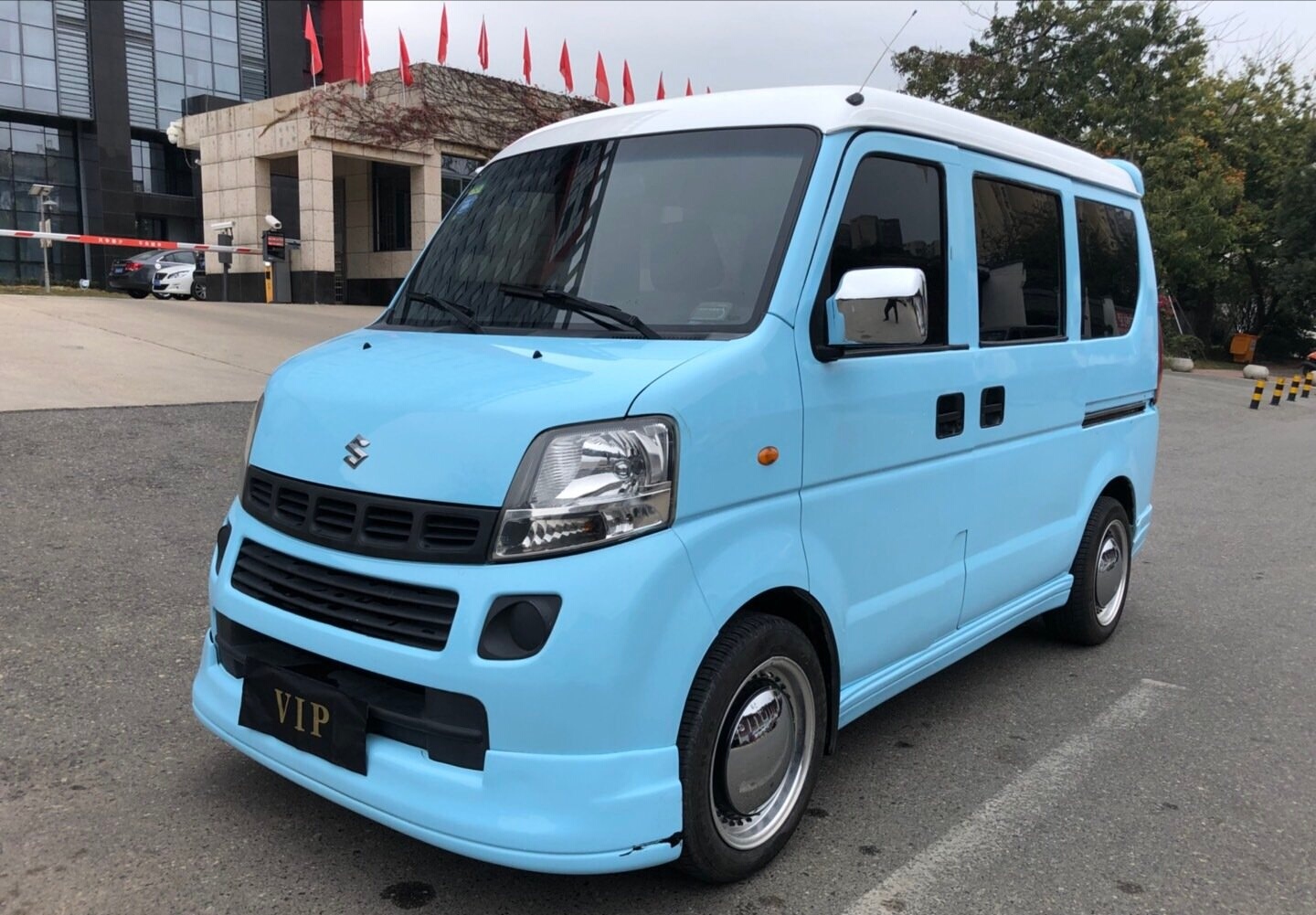 铃木浪迪车身尺寸,浪迪车和五菱宏光哪个好