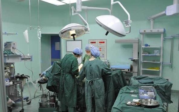 剖腹产“粘连”有多危险？产科医生说出了实情，这2种产妇别大意