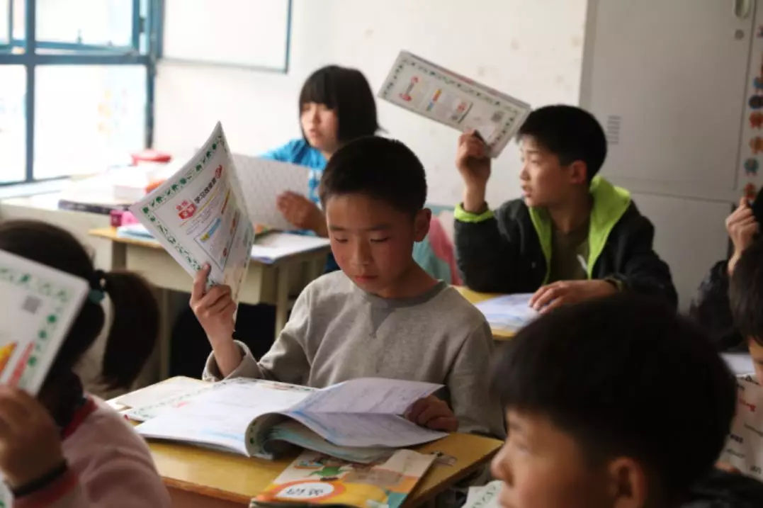 公益行爱心捐赠,公益助学爱心圆梦