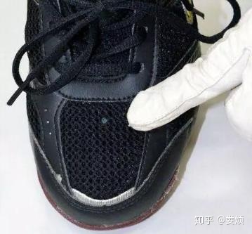 又是优衣库！拿什么保护你，曝光在*拍偷**镜头下的女孩儿们？