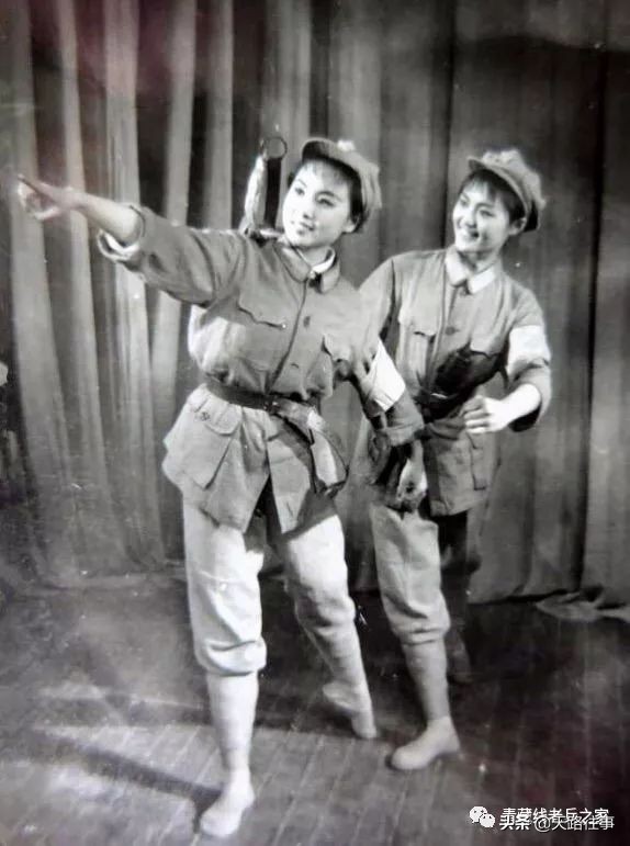 文艺兵跳芳华,文艺兵芳华话剧