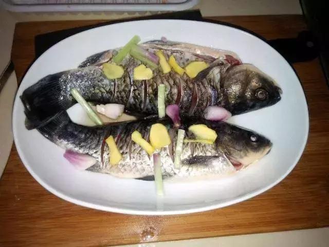 炖鱼鱼汤不白怎么回事,炖鱼汤不白