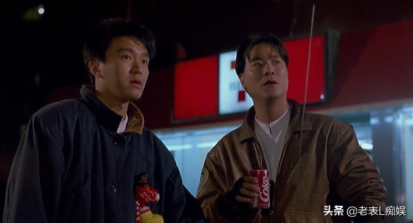 周星驰是如何从跑龙套变成导演的,周星驰从明星到网红