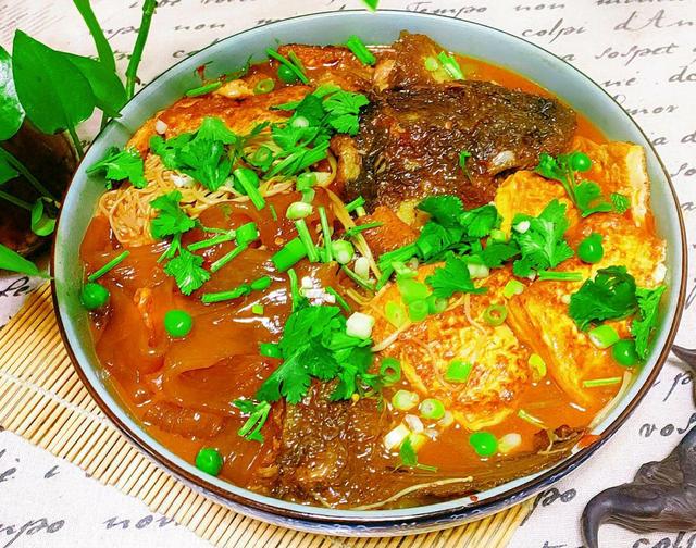 家常鱼头炖豆腐做法大全,鱼头炖豆腐的家常做法有哪些窍门