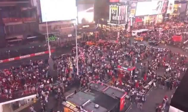 美民众已草木皆兵：摩托车回火当枪声，数千人集体奔逃，至少18伤