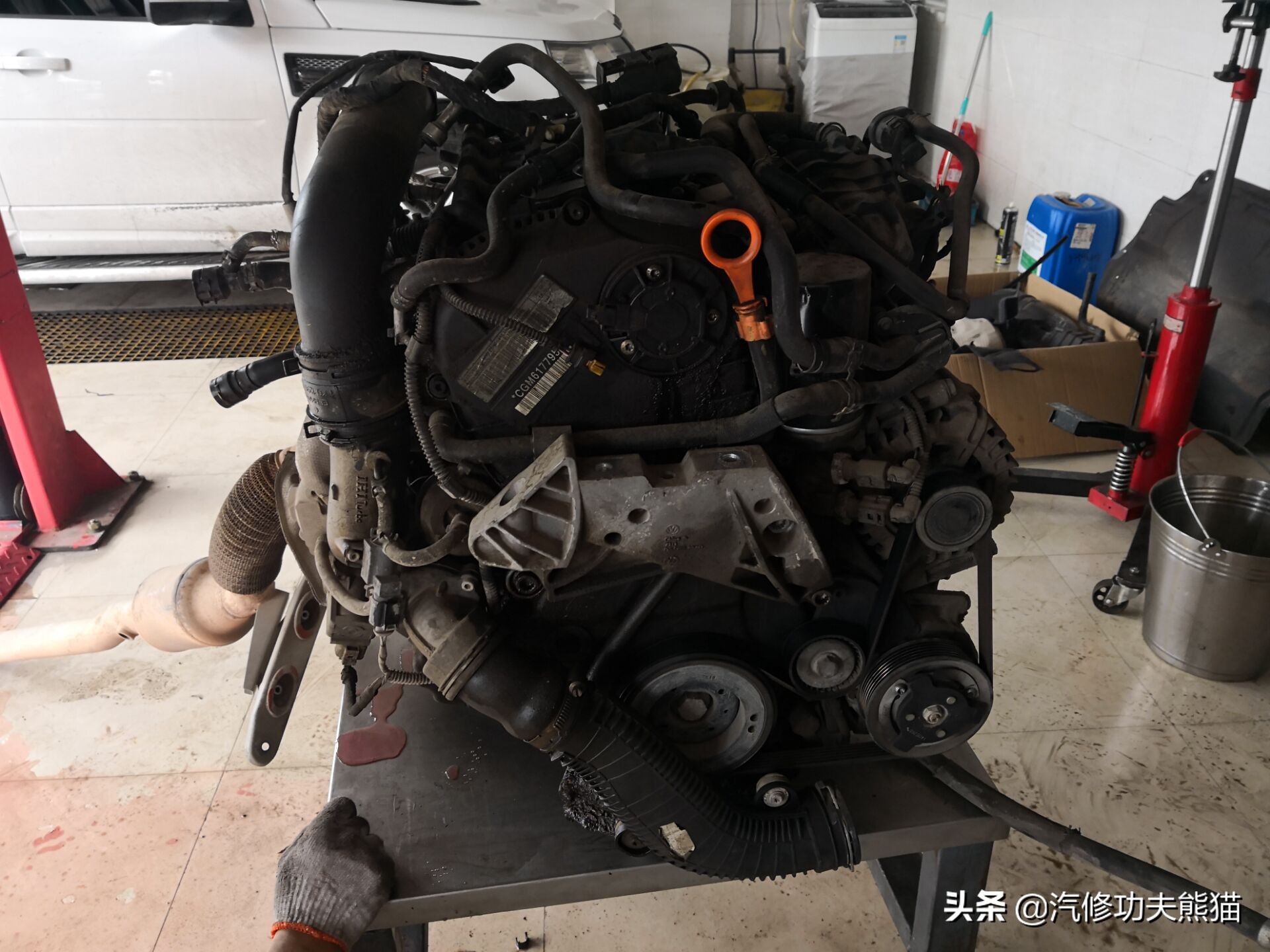 大众途观发动机烧机油维修多少钱,2010款大众途观严重烧机油