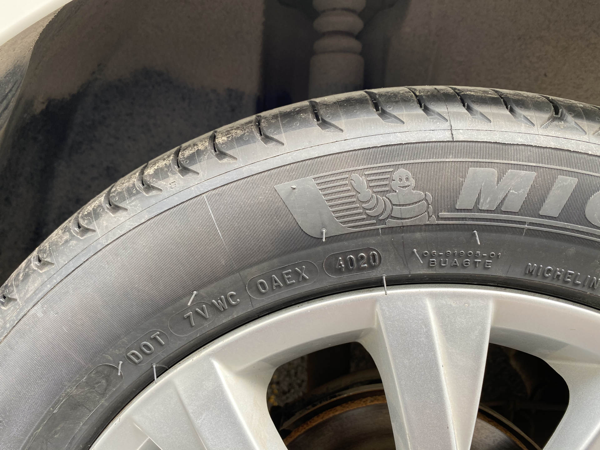 去年换了一条轮胎,今年换去年年底的轮胎