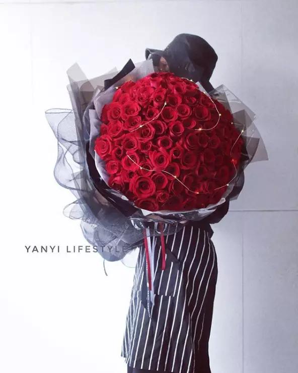 经典玫瑰鲜花,99朵玫瑰花束网红款