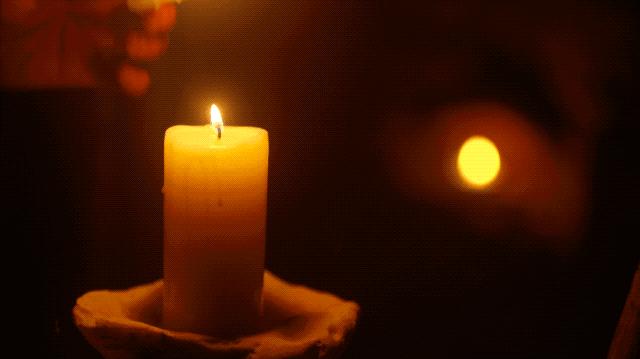 男子投资50万带老婆住山洞,48岁男子卖掉豪宅